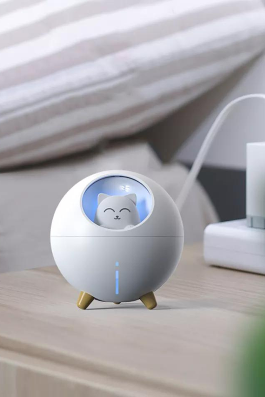 Purrfect Planet Cat Humidifier: Whisk Away Dryness for a Comfortable Environment