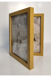 Two-Fold Photo Frame: Versatile Display for Double the Memories (Four Photos)(Natural Wood)